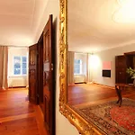 Dom wakacyjny Schloss Unterloibl *